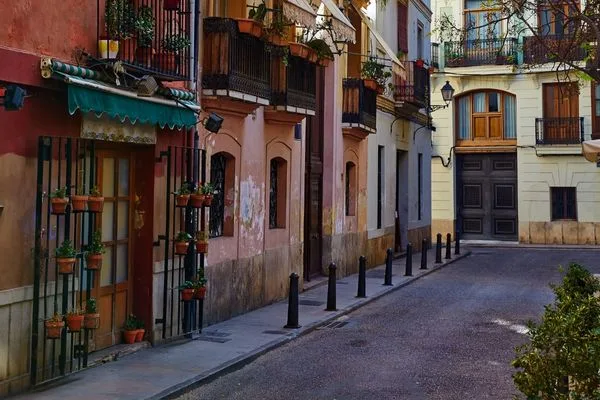 Barrio del Carmen, grafitis y plazas con encanto