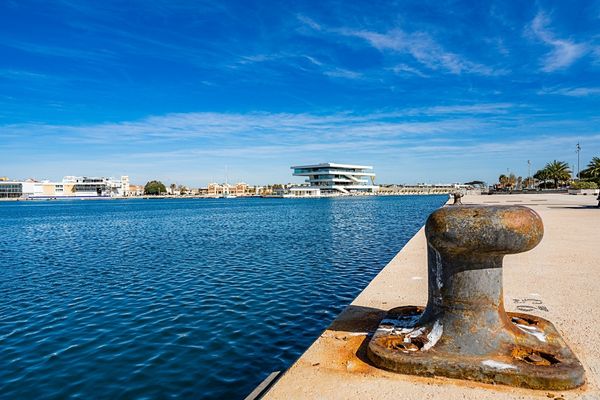 Vistas de la Marina de Valencia y el Paseo de Neptuno cerca de las playas