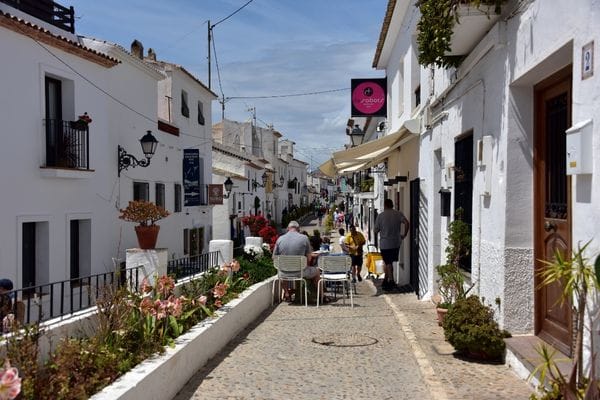 Altea, pueblo blanco con cúpulas azules para una escapada junto al mar