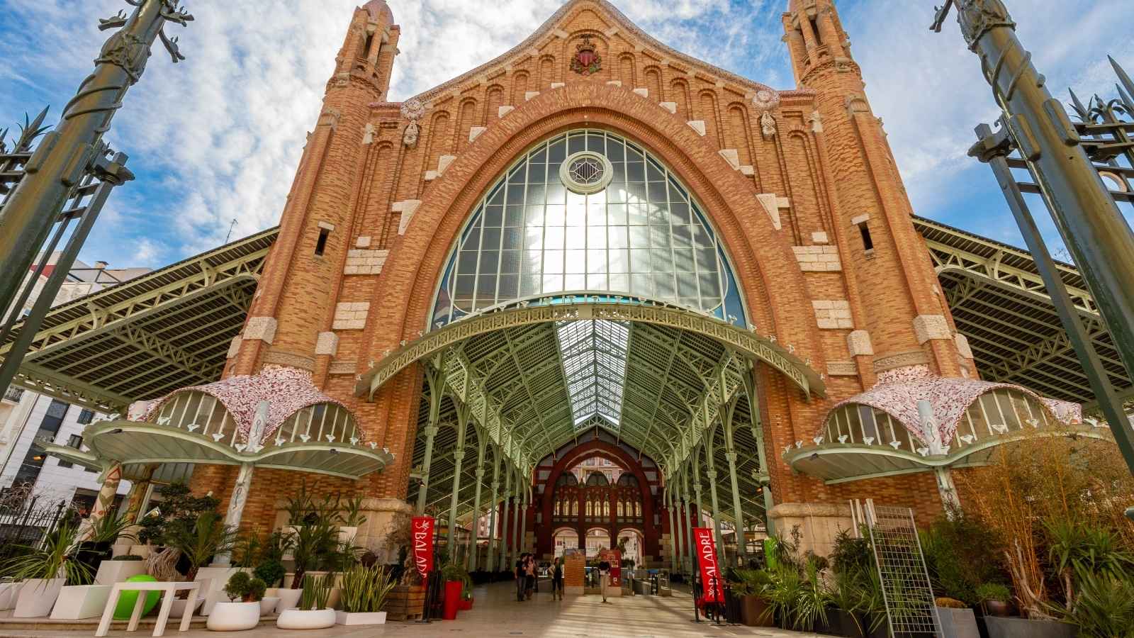Puerta trasera del Mercado de Colón de Valencia