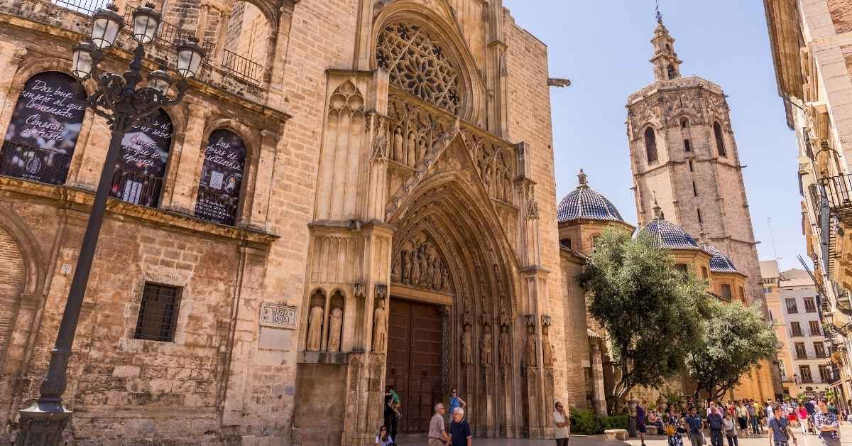 puerta de los apóstoles de la Catedral de Valencia