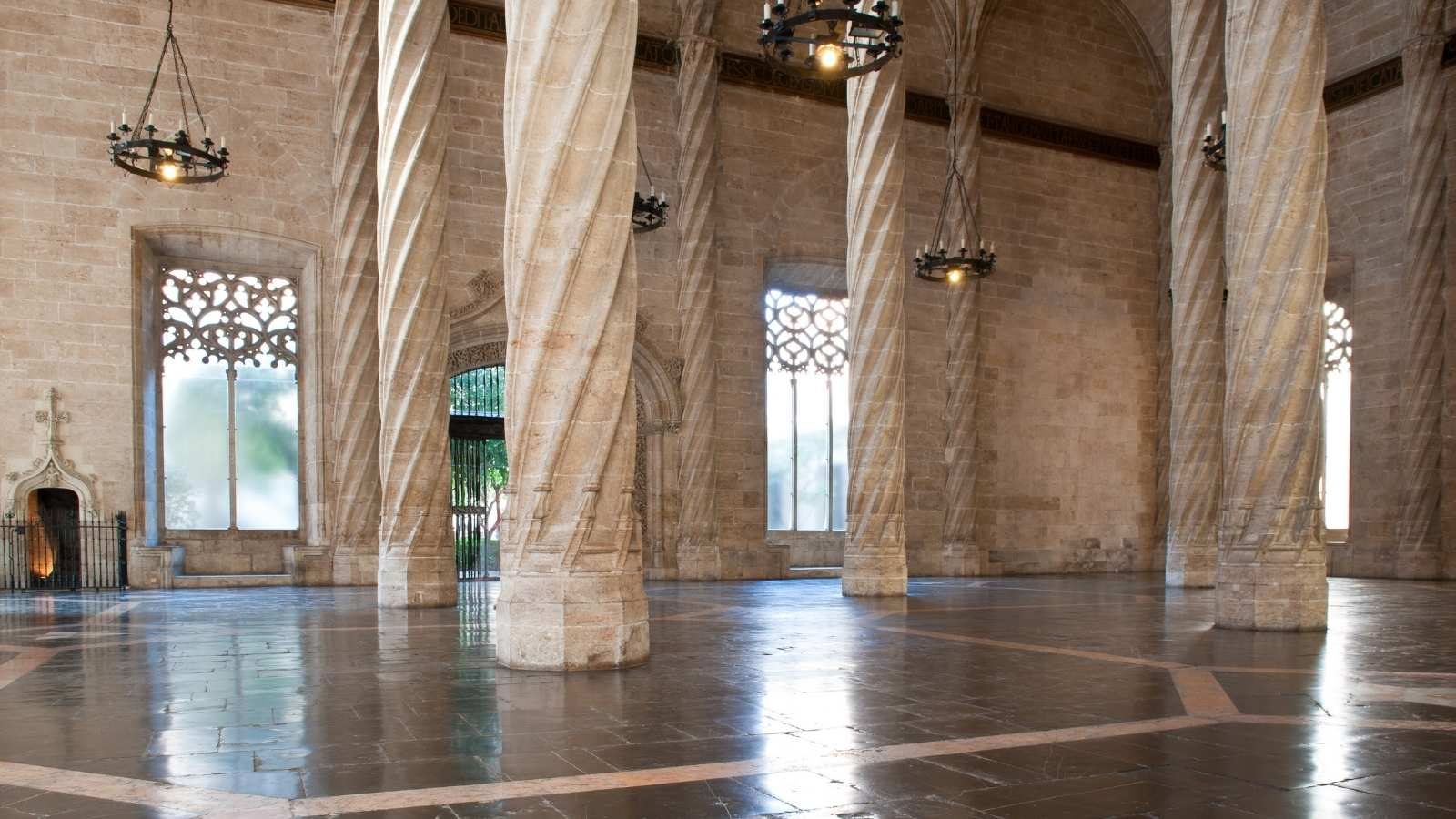 Lonja de la Seda (1600 x 900 px) Sala de Contratación de la Lonja de la Seda